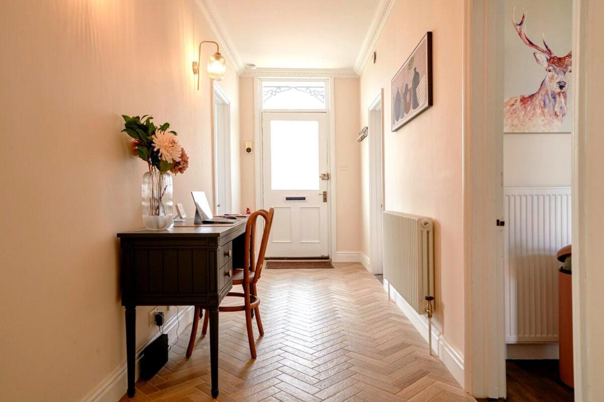 Stunning Ground Floor Apartment Near 사우스월드 외부 사진