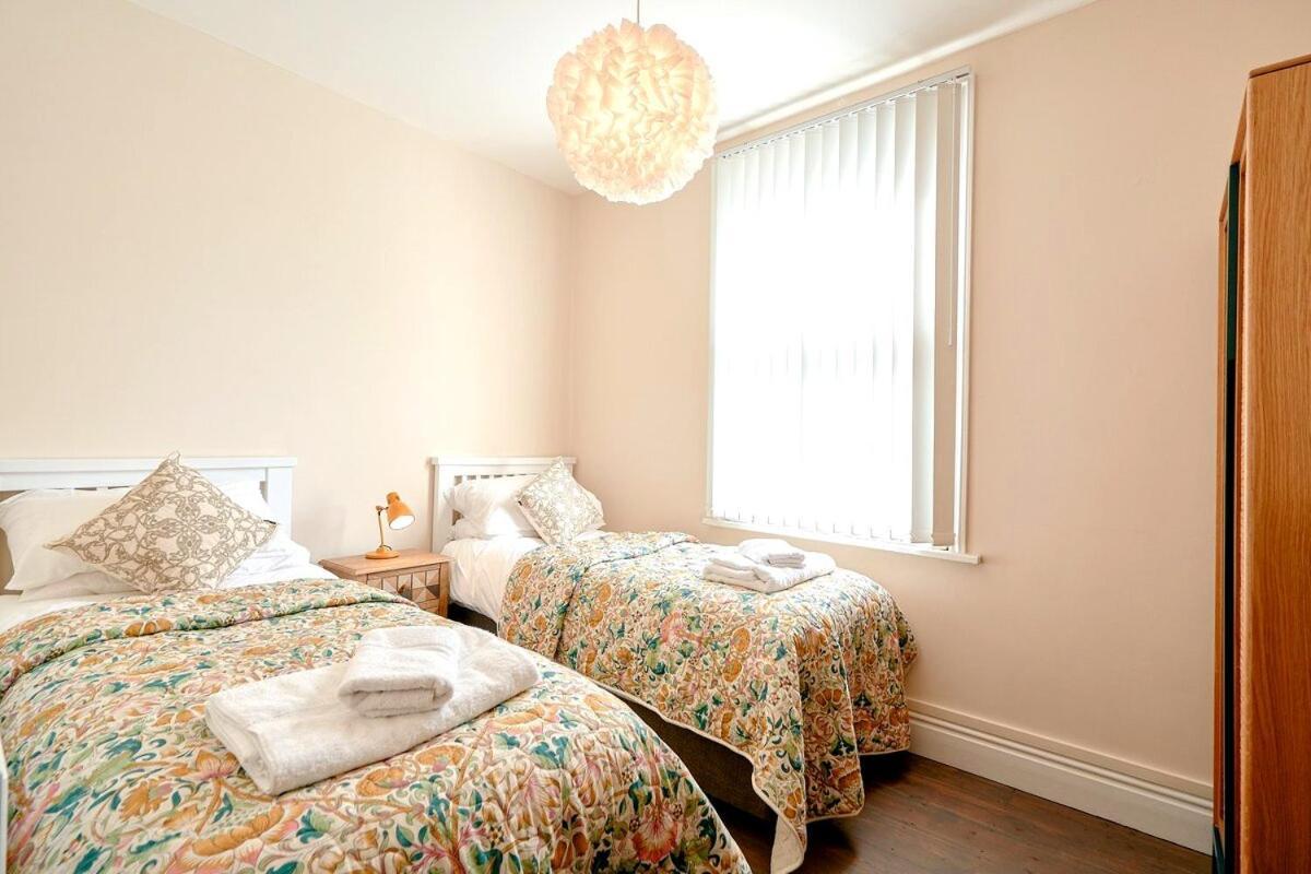 Stunning Ground Floor Apartment Near 사우스월드 외부 사진